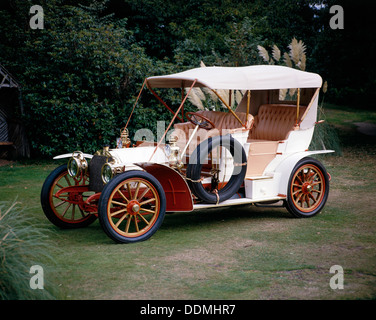 1904 Mercedes 28/32 hp. Artist: Unknown Stock Photo