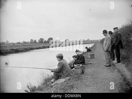 Anglers on the River Ancholme, North Lincolnshire, 1901. Artist: Alfred Newton & Sons Stock Photo