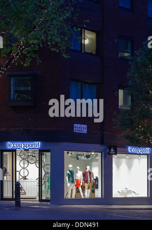 Le Coq Sportif London Flagship Store London United Kingdom. Architect Studio Oscar 2013. Store counter and till with a r Stock Photo Alamy