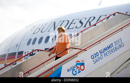St. Petersburg, Russia. 05th Sep, 2013. German chancellor Angela Merkel arrives for the G20 Leaders? Summit in St. Petersburg, Russia, 05 September 2013. The G20 summit takes place from 05 to 06 September. Photo: KAY NIETFELD/dpa/Alamy Live News Stock Photo