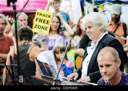 MJ Paranzino performing at 'Belt It Out Balcombe' event, Balcombe, West Sussex, for the anti-fracking campaign, 11th August 2013 Stock Photo