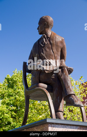 Statue of Cardiff born song writer and actor Ivor Novello, Cardiff Bay. Stock Photo