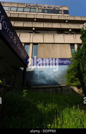The former headquarters of the Bradford and Bingley Bank plc, in Main Street, Bingley, before demolition in 2015 Stock Photo