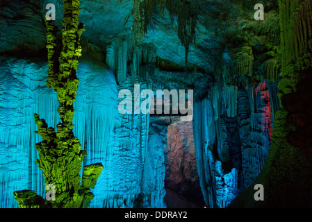 Stalactite formation in the Assembling Dragon Cave, Yangshuo, Guilin, Guangxi Province, China Stock Photo