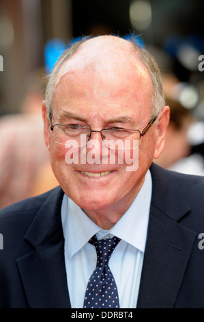 Arthur Edwards (Sun royal photographer) at the World Premier of the film 'Diana' (Odeon, Leicester Square, 5th Sept 2013) Stock Photo