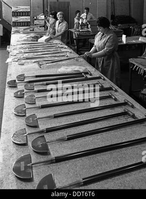 Packing turf cutters, Everlast Garden Tools, Sheffield, South Yorkshire, 1965. Artist: Michael Walters Stock Photo
