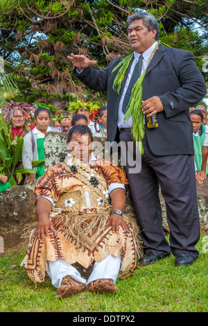 COOK ISLANDS - In Aitutaki, Makirau Haurua during his public investiture with the Teurukura Ariki title - South Pacific Stock Photo