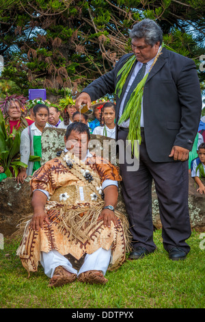 COOK ISLANDS - In Aitutaki, Makirau Haurua during his public investiture with the Teurukura Ariki title - South Pacific Stock Photo