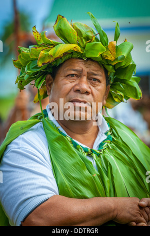 Aitutaki island, Makirau Haurua in traditional costume during his public investiture with Teurukura Ariki title - Cook Islands Stock Photo