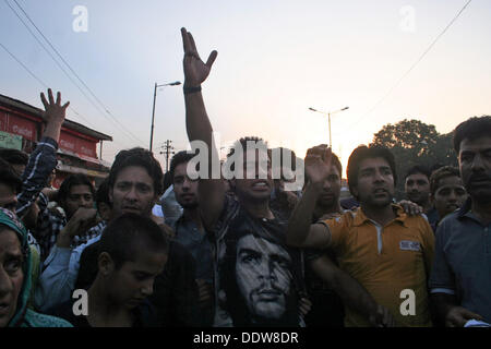 Srinagar, Indian Administered Kashmir 07th September 2013APeople protest against Kashmiri civilian was critically injured after Indian police opened fire on a car he was driving in Srinagar, the summer capital of Indian-administered Kashmir. (Sofi Suhail/ Alamy Live News) Stock Photo