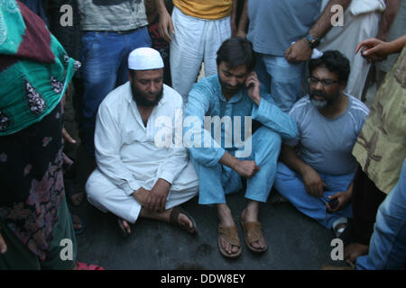 Srinagar, Indian Administered Kashmir 07th September 2013APeople protest against Kashmiri civilian was critically injured after Indian police opened fire on a car he was driving in Srinagar, the summer capital of Indian-administered Kashmir. (Sofi Suhail/ Alamy Live News) Stock Photo