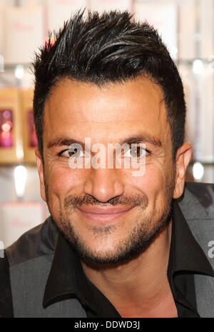 Northampton, UK. 7th Sep, 2013. Peter Andre's Fragrance Launch Signing at The Perfume Shop, Grosvenor Centre, Northampton, UK September 7th 2013 Photo by Keith Mayhew/Alamy Live News Stock Photo