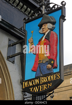 Deacon Brodies Tavern Sign, Royal Mile, EDN, Edinburgh City, Scotland, UK Stock Photo