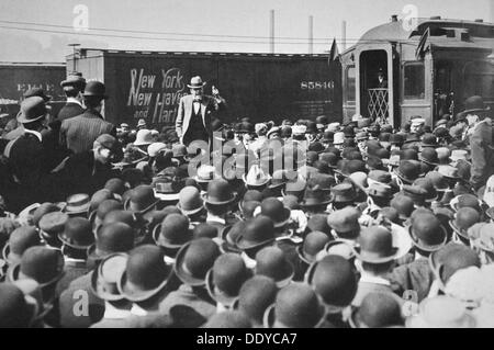 Eugene Victor Debs, American Union leader, addressing a crowd, 20th century. Artist: Unknown Stock Photo