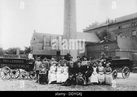 Staff outside the Trelleborgs Brewery, Trelleborg, Sweden, late 19th or early 20th century. Artist: Unknown Stock Photo