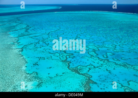 Flying over coral reefs en route to Heron Island, Great Barrier Reef, off the coast of Queensland, Australia Stock Photo