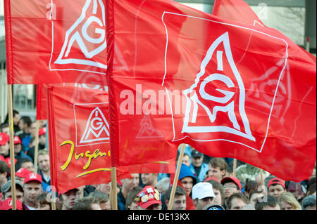 Flags, IG Metall, workers union, youth, 3, 000 workers protesting against the social policies of the Federal Government, IG Stock Photo