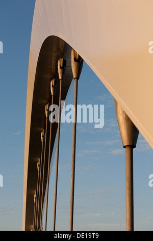 Detail of bridge joining Stratford City & Queen Elizabeth Olympic Park with new East Village development. Stock Photo