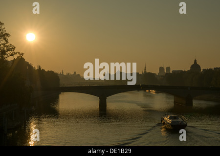 Dawn on River Seine, Paris, France Stock Photo