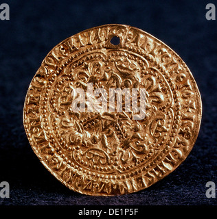 'Coin (Korabelnik) of Tsar Ivan III' (Averse: blossom cross), 1471-1490. Artist: Unknown Stock Photo