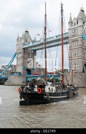London, UK. 10th Sep, 2013. Tower Bridge, London. The bridge opens as two classic boats arrive during the Thames Festival. The Cultureship (De-Walvisch) and Vic96. Both vessels are taking part in the 1513 The Ships Opera where the ships bells and whistles and the vessels themselves will be the performers on Saturday evening near Tower Bridge. Credit:  Allsorts Stock Photo/Alamy Live News Stock Photo