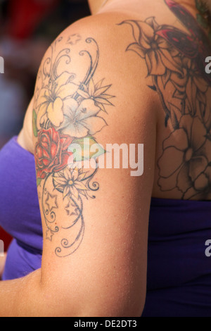 Small Tattoos on Twitter Fine line lily tattoo on the right inner forearm  Tattoo artist Jakub Nowicz smalltattoo httpstcoPQpeeTsXZc  httpstcopJIzeA9NR2  Twitter