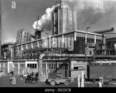 Manvers coal processing plant, Wath upon Dearne, near Rotherham, South Yorkshire, January 1957. Artist: Michael Walters Stock Photo
