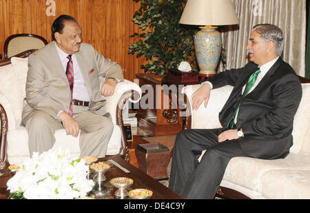 ISLAMABAD/ PAKISTAN .  11 setp   2013   Handout image by PID  president mamnoon hussain exchanging views with chairman senate syed nayyar hussain bukhari during meeting at aiwan e sadr in islamabad     (Photo by PID/Deanpictures/Alamy Live News Stock Photo