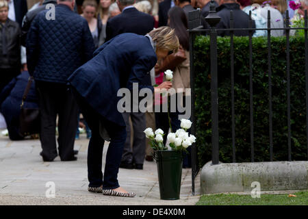 London, UK. 11th Sep, 2013. A small remembrance ceremony attended by relatives of the victims and officials from the US embassy in London to mark the 12th anniversary of the 9/11 terrorist attack on September 2001 in New York and Washington DC Credit:  amer ghazzal/Alamy Live News Stock Photo