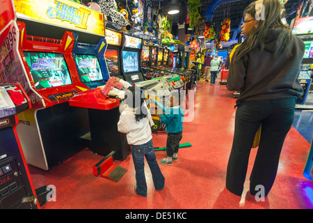 Amusement arcade on the boardwalk at Ocean City, Maryland, USA Stock ...