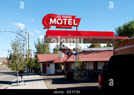 lee vining motel on scenic highway 395 in the Eastern Sierra Nevada Mountains, California Stock Photo