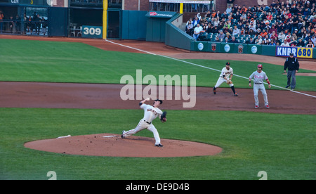 Giants' Tim Lincecum hit hard by Arizona, Paul Goldschmidt – The