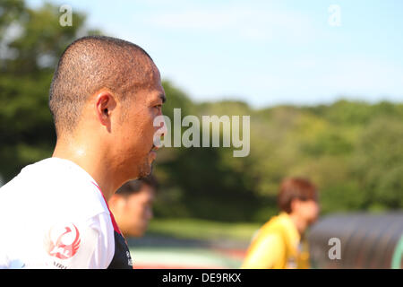 Tokyo, Japan. 12th Sep, 2013. Shinji Ono (Wanderers) Football / Soccer : Shinji Ono of Western Sydney Wanderers enters the pitch before the friendly match between Tokyo Verdy 2-1 Western Sydney Wanderers at Tama City Athletic Stadium in Tokyo, Japan . © Kenzaburo Matsuoka/AFLO/Alamy Live News Stock Photo