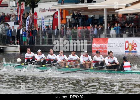 Hamburg, Germany. 14th Sep, 2013. Germany's eight-man team Maximilian Munski (L-R), Kristof Wilke, Lauritz Schoof, Malte Jakschik, Anton Braun, Felix Drahotta, Richard Schmidt, Eric Johannesen and Martin Sauer take off on the Inner Alster Lake during the Altercup 270 meter sprint rowing competition in Hamburg, Germany, 14 September 2013. Germany came in firest past the USA and Poland. Photo: BODO MARKS/dpa/Alamy Live News Stock Photo
