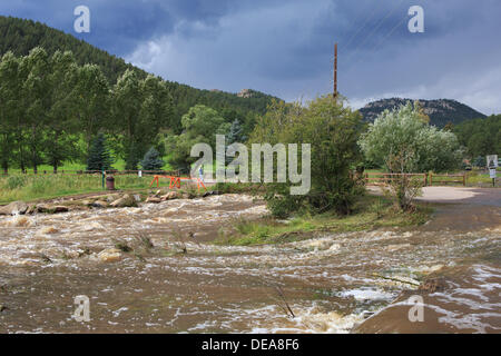 Evergreen, CO USA.  14 Sept, 2013. Upper Bear Creek floods into Evergreen Lake as rainfall persists and continues to flood the area.  Evergreen is expected to receive more rain through Sunday. © Ed Endicott  Alamy Live News Stock Photo