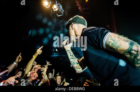 All Barr, lead singer for the Dropkick Murphys, singing for the soundcheck  before the 2017 St Patrick's Day show Stock Photo - Alamy