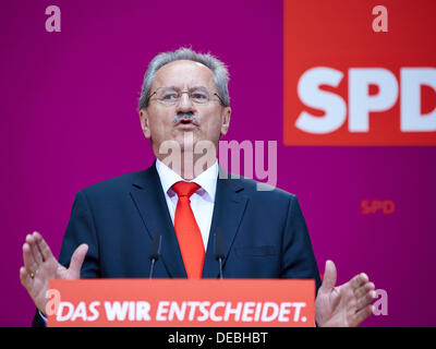 Berlin, Germany. September 16th, 2013. Sigmar Gabriel (SPD) and Christian Ude (SPD), the SPD top candidate in Bavaria gave their statements about the election results a day after the state elections in Bavaria. / Picture: Christian Ude (SPD), Mayor of Munich, pictured during press conference in Berlin. Credit:  Reynaldo Chaib Paganelli/Alamy Live News Stock Photo