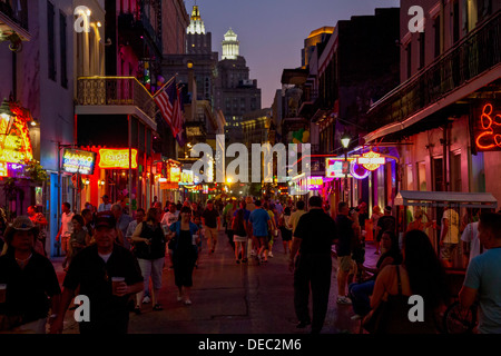 New Orleans night life – Bourbon street Stock Photo - Alamy