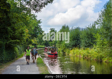 Horse drawn boat trip on the Llangollen Canal, Llangollen, Denbighshire, Wales, UK Stock Photo