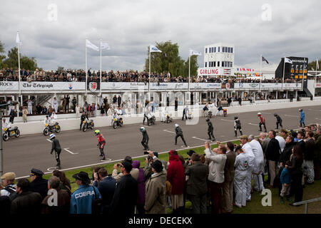 Goodwood, Hampshire, UK. 15th Sep, 2013. The Le Mans start for the Barry Sheene Memorial Trophy Part 2 © Action Plus Sports/Alamy Live News Stock Photo