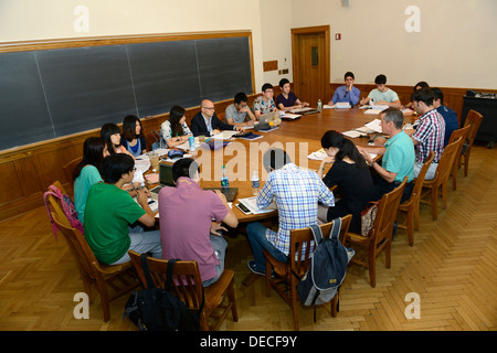 Business seminar for young foreign professionals interested in learning more about international business at Yale Summer School. Stock Photo