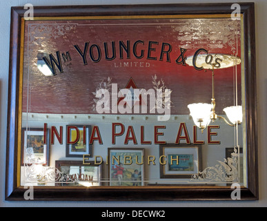 Wm Younger & Cos India Pale Ale mirror, Bow bar, 80 West Bow, Victoria St, Edinburgh, Scotland, UK, EH1 2HH Stock Photo