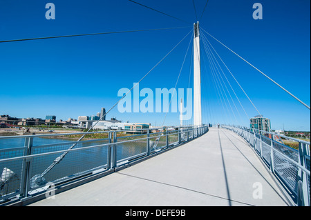 Bob Kerrey Pedestrian Bridge crossing the Missouri River from Nebraska to Iowa, Omaha, Nebraska, United States of America Stock Photo