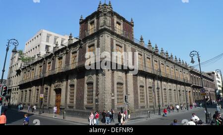 Antiguo Palacio de los Condes de Santiago de Calimaya, hoy Museo de la ...
