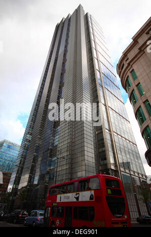 London, UK. 18th Sep, 2013. Bankers to the 46-storey Heron Tower on Bishopsgate, are contemplating calling in receivers, due to a row between its 3 major shareholders, Gerald Ronson, The State General Reserve of Oman and undisclosed members of the Saudi Royal Family Credit:  Ashok Saxena/Alamy Live News Stock Photo