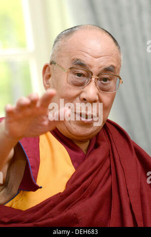 Hanover, Germany. 18th Sep, 2013. His Holiness the Dalai Lama at Hardenbergschen Palace (Hardenbergschen Haus) in Hannover, on September 18th, 2013. Credit:  dpa picture alliance/Alamy Live News Stock Photo