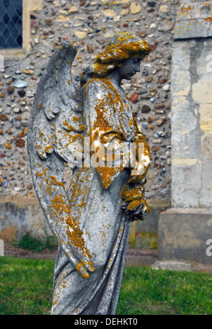 Angel gravestone sculpture. Church of Saint Peter, Westleton, Suffolk, England, United Kingdom, Europe. Stock Photo