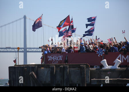 San Francisco, California, USA. 19th Sep, 2013. New Zealand and American fans greet the incoming boats during Race 12 of the America's Cup final in San Francisco Bay. Oracle Team USA defeated Emirates Team New Zealand and remain in contention, though New Zealand has an 8-2 advantage and only needs one more victory to take the series Credit:  Jeremy Breningstall/ZUMAPRESS.com/Alamy Live News Stock Photo