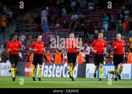 Barcelona, Spain. © D. 18th Sep, 2013. Referees Football / Soccer : UEFA Champions League Group H match between FC Barcelona 4-0 AFC Ajax at Camp Nou stadium in Barcelona, Spain. Credit:  D .Nakashima/AFLO/Alamy Live News Stock Photo