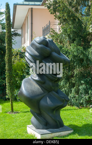 Istanbul, Sariyer, Emirgan, Sakip Sabanci Museum, Skulptur von Tony Cragg im Park Stock Photo